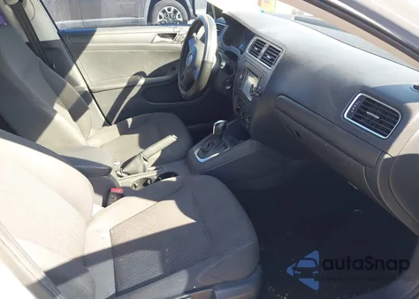 2014 Volkswagen Jetta 2.0L S z USA, uszkodzony, nr VIN 3VW2K7AJ0EM431569